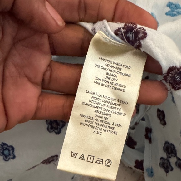 MAEVE by ANTHROPOLOGIE Embroidered Buttondown Blouse
Floral Patterned size XS - Picture 10 of 12